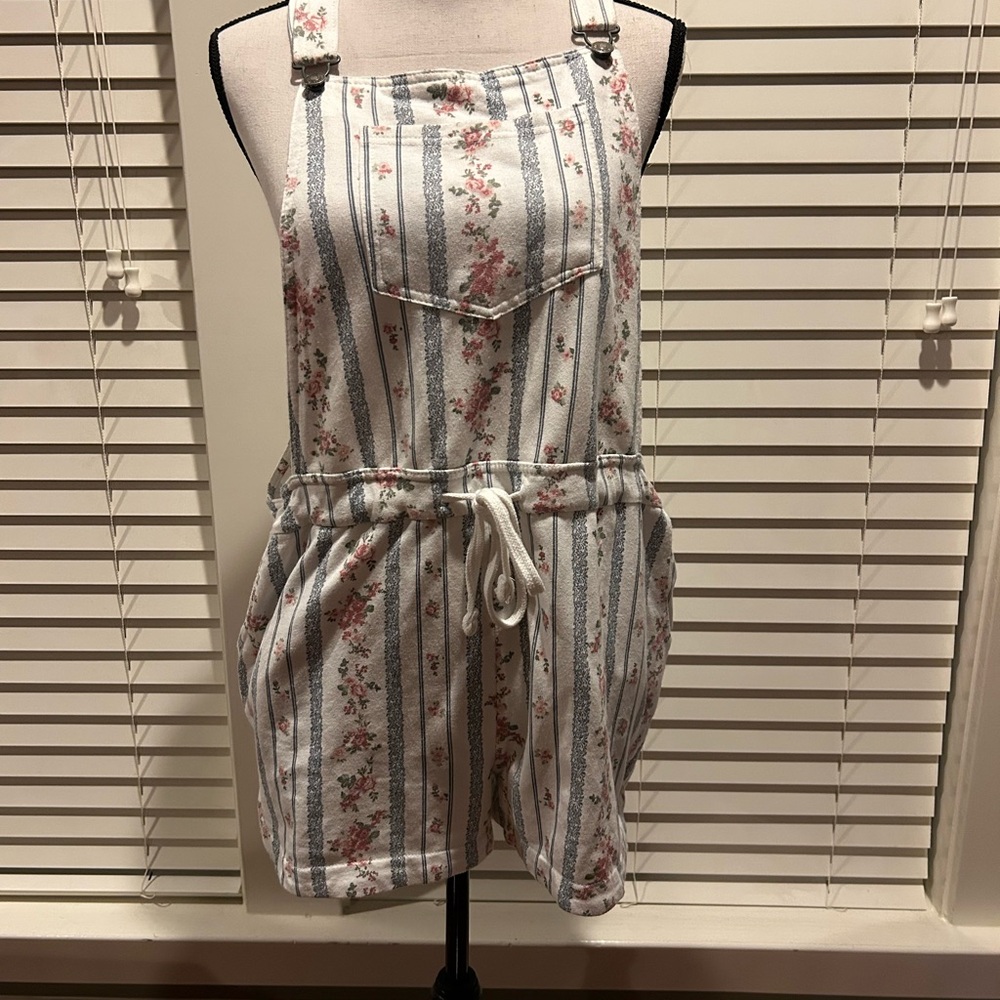 Women’s Juniors Wallflower Overall Shorts White & Floral/Stripes Drawstring XL